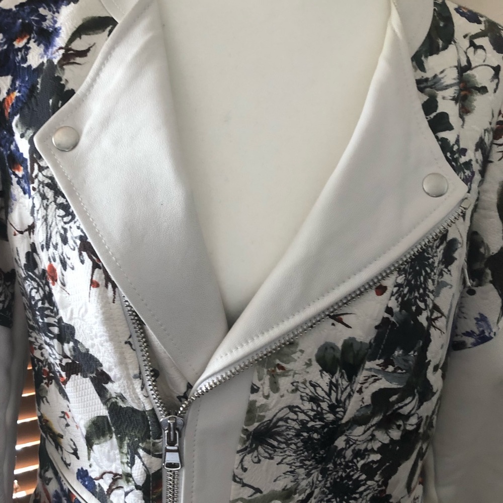 Jacket - Picture 3 of 15